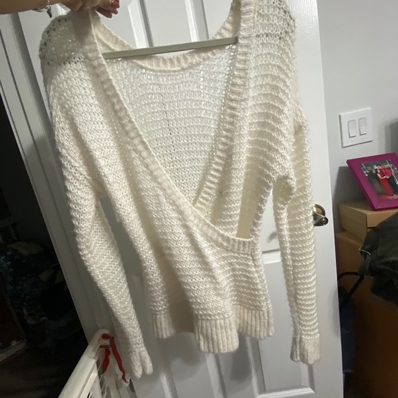 Abercrombie and Fitch sweater - Picture 2 of 2